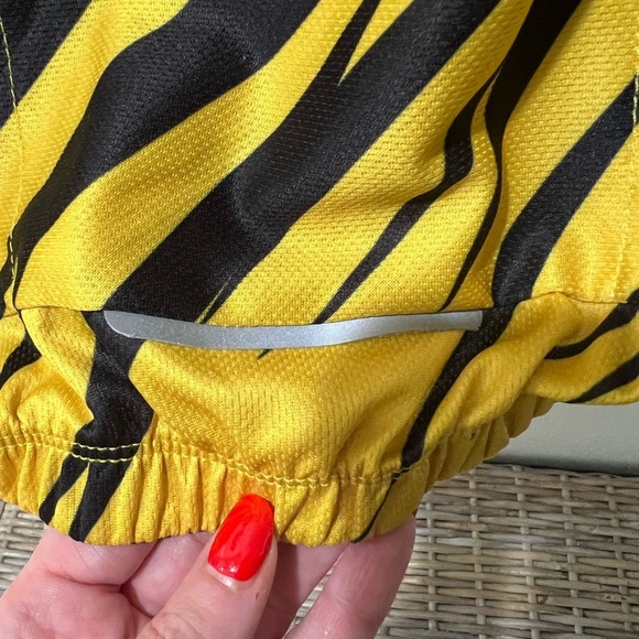 Men’s Large ‘Share the Road’ Yellow and Black Cycling Jersey, EUC, pocket, zip - Picture 4 of 5